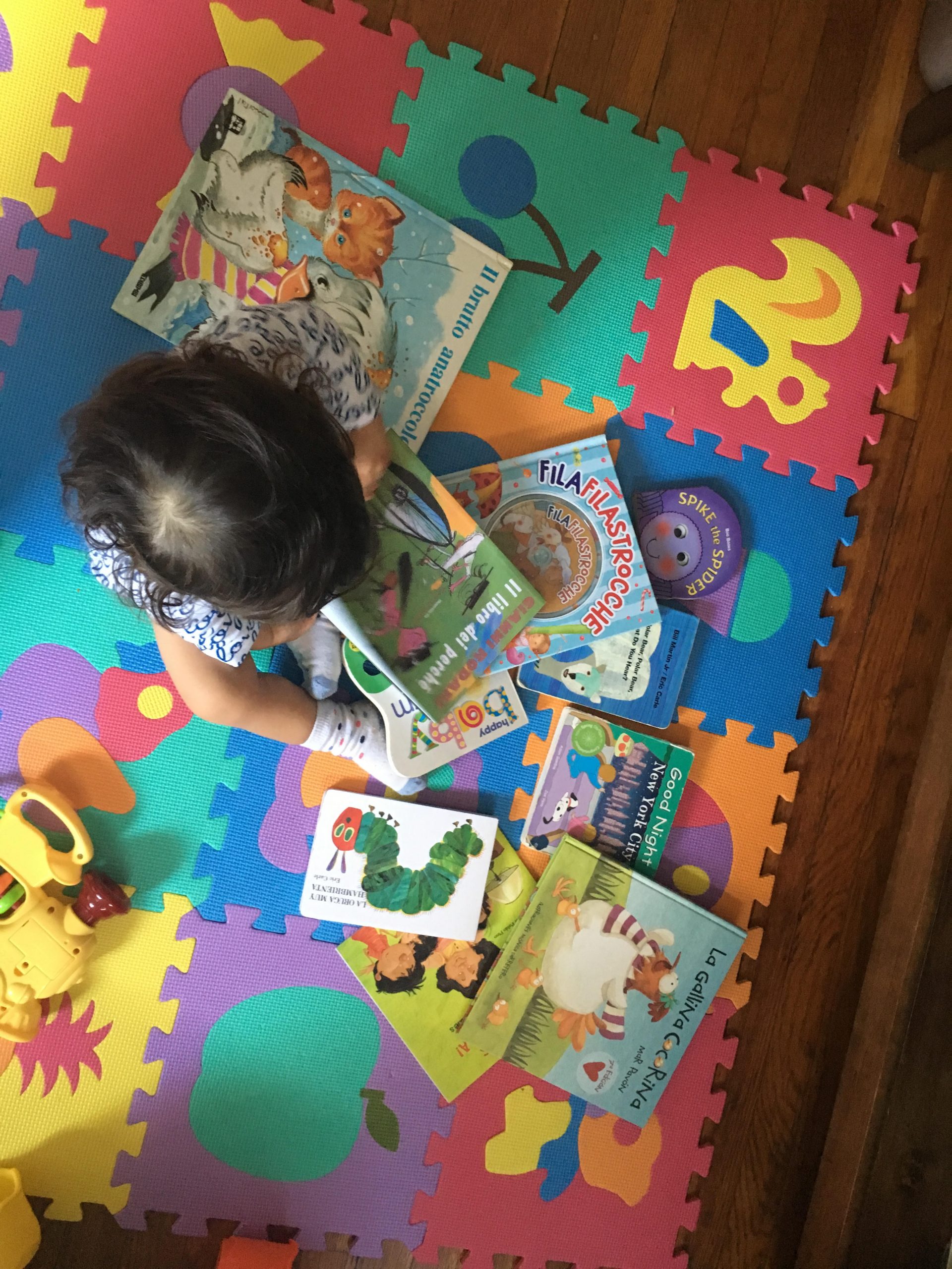 Maria trilingual kid